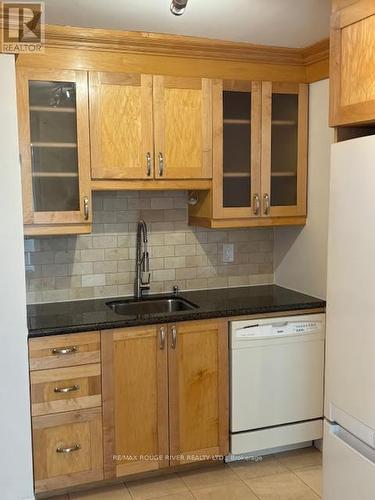 1002 - 5795 Yonge Street, Toronto, ON - Indoor Photo Showing Kitchen