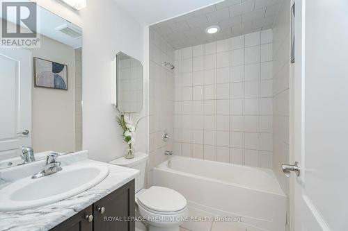 111 - 1360 Costigan Road, Milton, ON - Indoor Photo Showing Bathroom