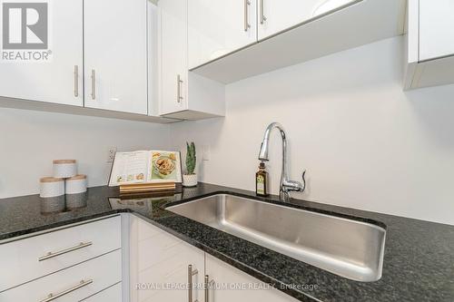 111 - 1360 Costigan Road, Milton, ON - Indoor Photo Showing Kitchen