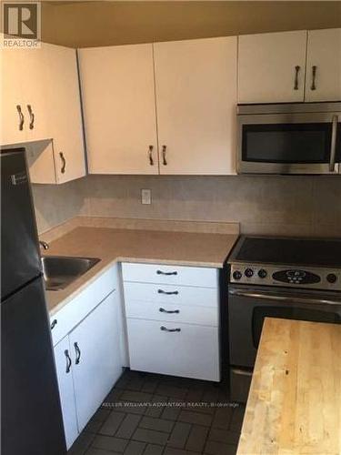 Upper - 483 Indian Grove, Toronto, ON - Indoor Photo Showing Kitchen