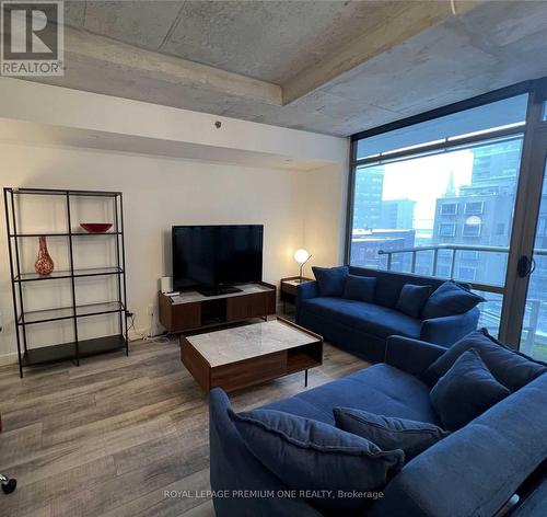 812 - 55 Stewart Street, Toronto, ON - Indoor Photo Showing Living Room