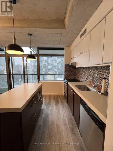 812 - 55 Stewart Street, Toronto, ON - Indoor Photo Showing Kitchen