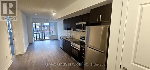 211 - 566 Marlee Avenue, Toronto, ON - Indoor Photo Showing Kitchen