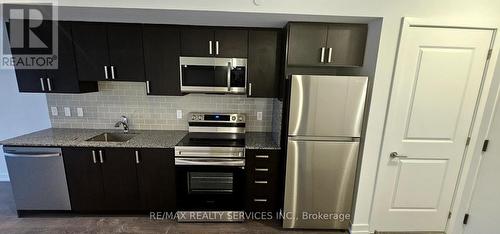 211 - 566 Marlee Avenue, Toronto, ON - Indoor Photo Showing Kitchen With Upgraded Kitchen