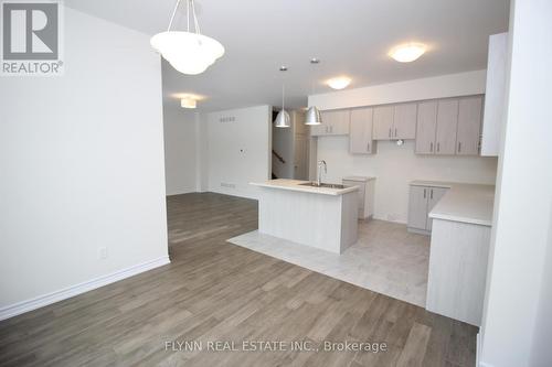 3240 Parker Avenue, Fort Erie, ON - Indoor Photo Showing Kitchen