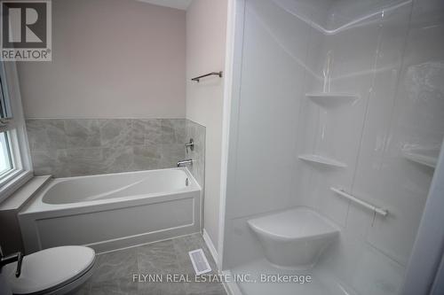 3240 Parker Avenue, Fort Erie, ON - Indoor Photo Showing Bathroom