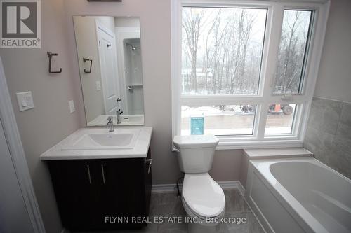 3240 Parker Avenue, Fort Erie, ON - Indoor Photo Showing Bathroom