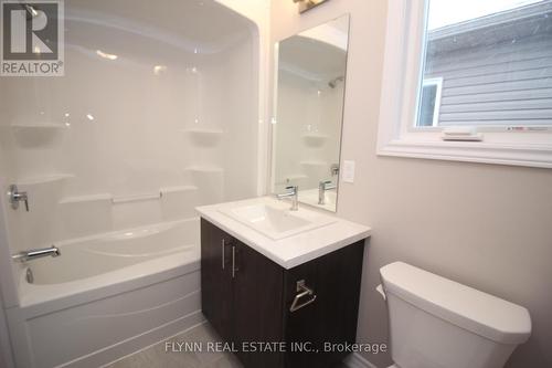 3240 Parker Avenue, Fort Erie, ON - Indoor Photo Showing Bathroom