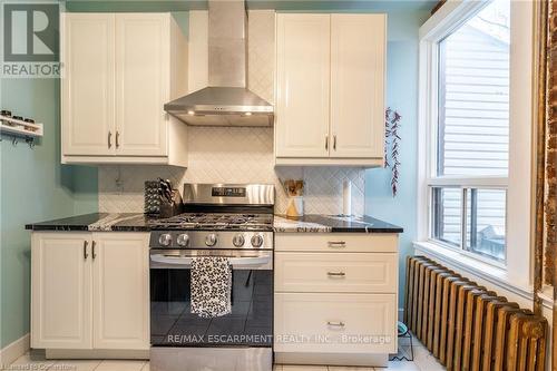 166 Catharine Street N, Hamilton, ON - Indoor Photo Showing Kitchen