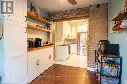 166 Catharine Street N, Hamilton, ON - Indoor Photo Showing Kitchen