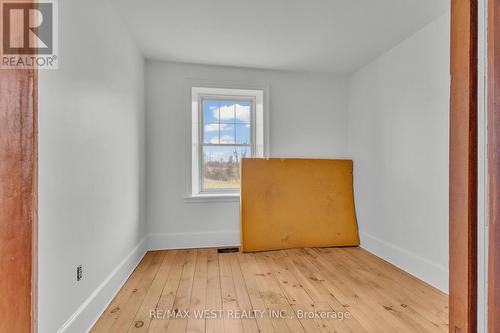 1802 Regional Rd 97 Road, Cambridge, ON - Indoor Photo Showing Other Room