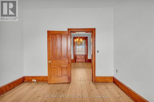 1802 Regional Rd 97 Road, Cambridge, ON - Indoor Photo Showing Other Room