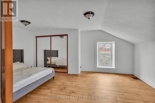 1802 Regional Rd 97 Road, Cambridge, ON - Indoor Photo Showing Bedroom