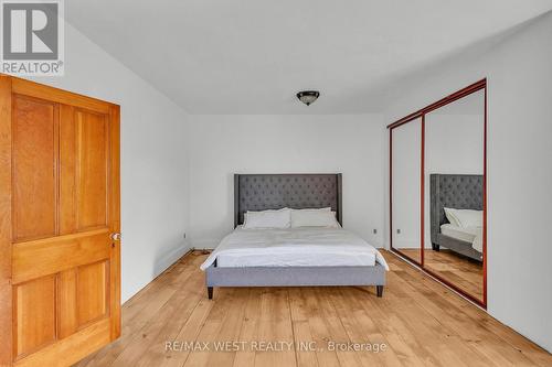 1802 Regional Rd 97 Road, Cambridge, ON - Indoor Photo Showing Bedroom