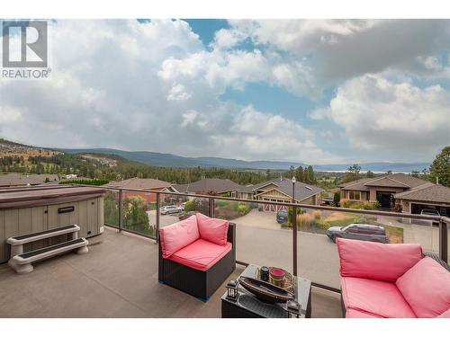 1045 Hume Avenue, Kelowna, BC - Outdoor With View