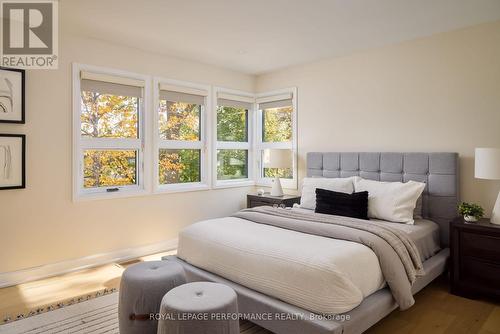 B - 417 Tweedsmuir Avenue, Ottawa, ON - Indoor Photo Showing Bedroom