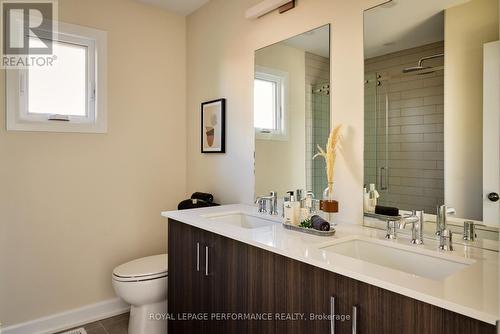 B - 417 Tweedsmuir Avenue, Ottawa, ON - Indoor Photo Showing Bathroom