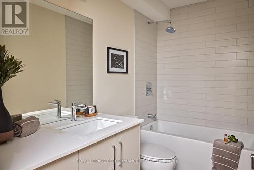 B - 417 Tweedsmuir Avenue, Ottawa, ON - Indoor Photo Showing Bathroom