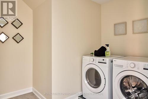 B - 417 Tweedsmuir Avenue, Ottawa, ON - Indoor Photo Showing Laundry Room