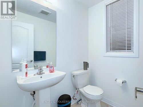 65 Masters Street, Welland (774 - Dain City), ON - Indoor Photo Showing Bathroom