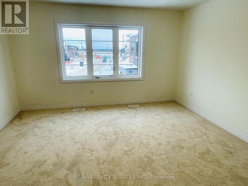 25 Heritage Way, Thorold, ON - Indoor Photo Showing Other Room