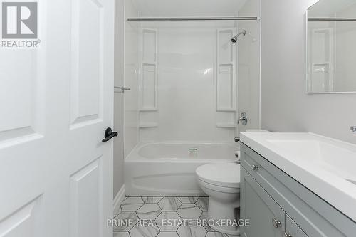 207 A Fourth Street, West Elgin (Rodney), ON - Indoor Photo Showing Bathroom