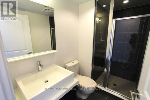 4007 - 1080 Bay Street, Toronto, ON - Indoor Photo Showing Bathroom