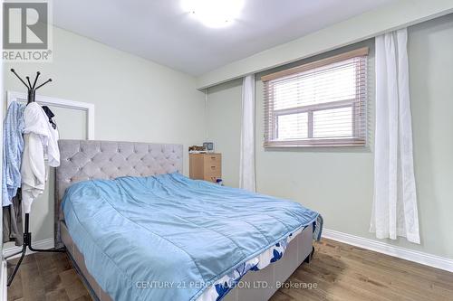 173 Meadows Boulevard, Mississauga, ON - Indoor Photo Showing Bedroom