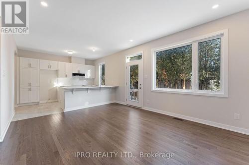 283 Falsetto Street, Ottawa, ON - Indoor Photo Showing Kitchen