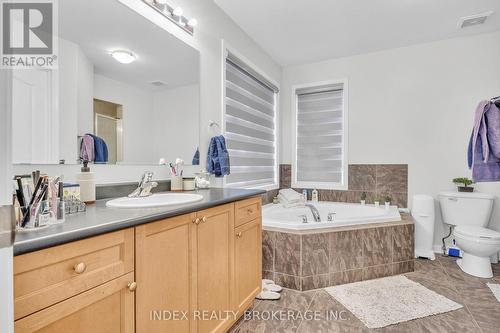 159 Fletcher Circle, Cambridge, ON - Indoor Photo Showing Bathroom