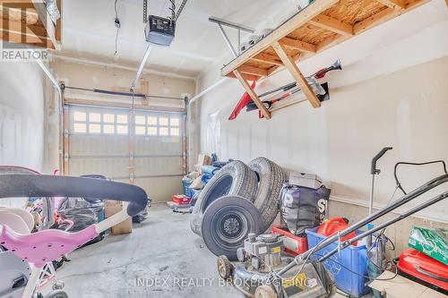 159 Fletcher Circle, Cambridge, ON - Indoor Photo Showing Garage