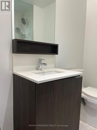 4707 - 5 Buttermill Avenue, Vaughan, ON - Indoor Photo Showing Bathroom