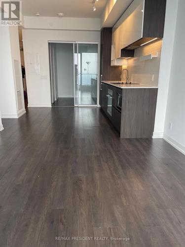 4707 - 5 Buttermill Avenue, Vaughan, ON - Indoor Photo Showing Kitchen