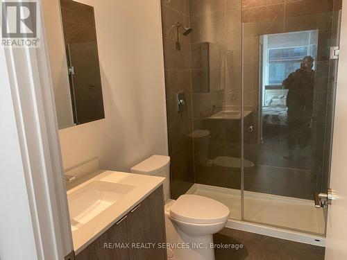 3211 - 1926 Lakeshore Boulevard W, Toronto, ON - Indoor Photo Showing Bathroom