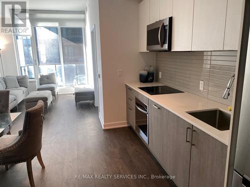 3211 - 1926 Lakeshore Boulevard W, Toronto, ON - Indoor Photo Showing Kitchen