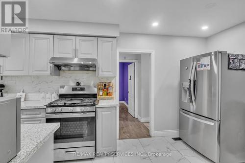 51 Rouse Avenue, Cambridge, ON - Indoor Photo Showing Kitchen With Stainless Steel Kitchen