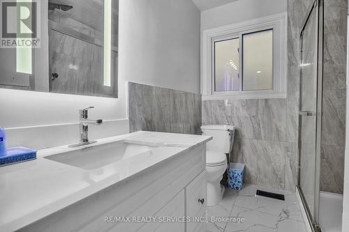 51 Rouse Avenue, Cambridge, ON - Indoor Photo Showing Bathroom