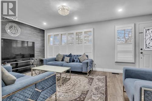 51 Rouse Avenue, Cambridge, ON - Indoor Photo Showing Living Room