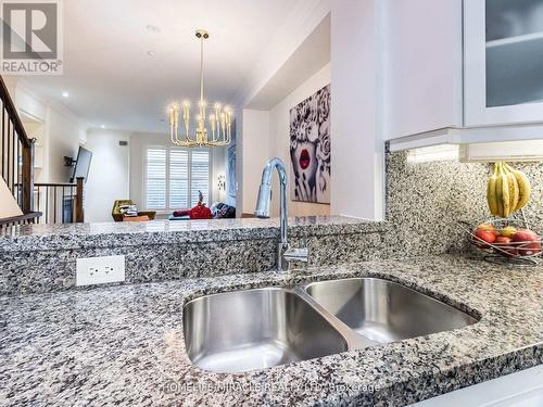 6 Agar Lane, Vaughan, ON - Indoor Photo Showing Kitchen With Double Sink