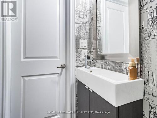 6 Agar Lane, Vaughan, ON - Indoor Photo Showing Bathroom