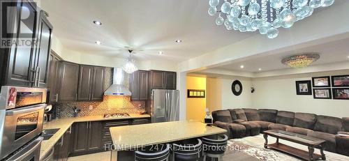 80 Aylesbury Drive, Brampton, ON - Indoor Photo Showing Kitchen With Upgraded Kitchen