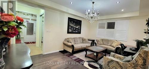 80 Aylesbury Drive, Brampton, ON - Indoor Photo Showing Living Room