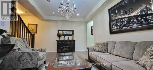 80 Aylesbury Drive, Brampton, ON - Indoor Photo Showing Living Room