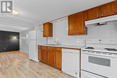 4581 Anna Lane, Lincoln, ON - Indoor Photo Showing Kitchen