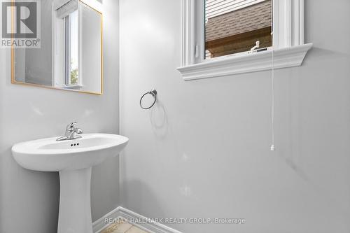 739 White Alder Avenue, Ottawa, ON - Indoor Photo Showing Bathroom