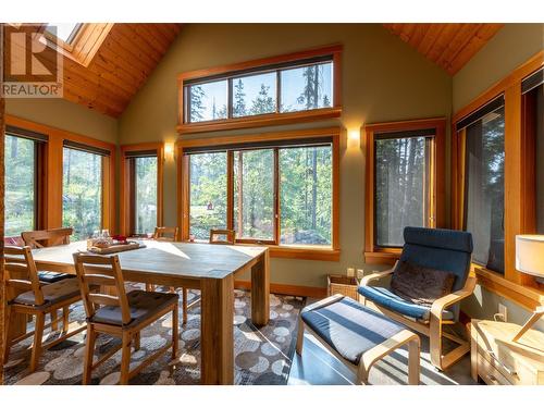 1438 Black Bear Drive, Golden, BC - Indoor Photo Showing Dining Room