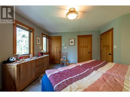 1438 Black Bear Drive, Golden, BC - Indoor Photo Showing Bedroom