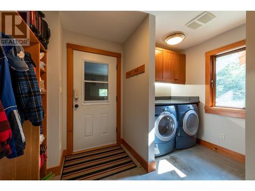 1438 Black Bear Drive, Golden, BC - Indoor Photo Showing Laundry Room