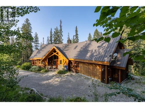 1438 Black Bear Drive, Golden, BC - Outdoor