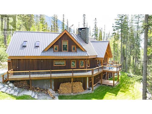 1438 Black Bear Drive, Golden, BC - Outdoor With Deck Patio Veranda